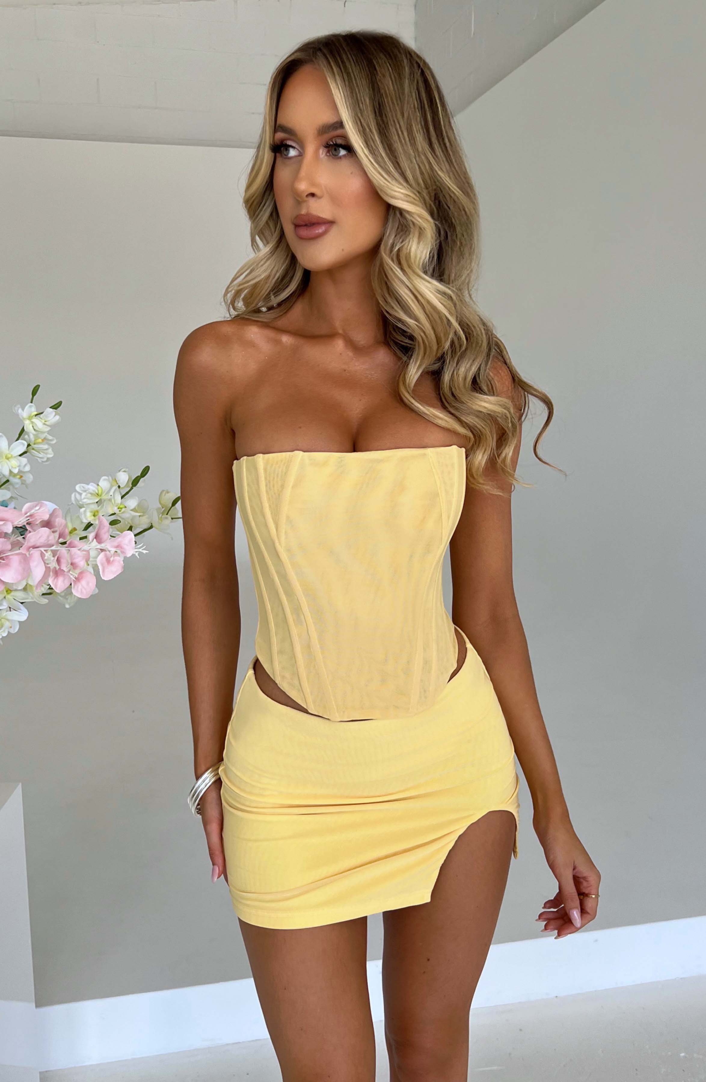 Alina Mini Skirt - Lemon - Napalia