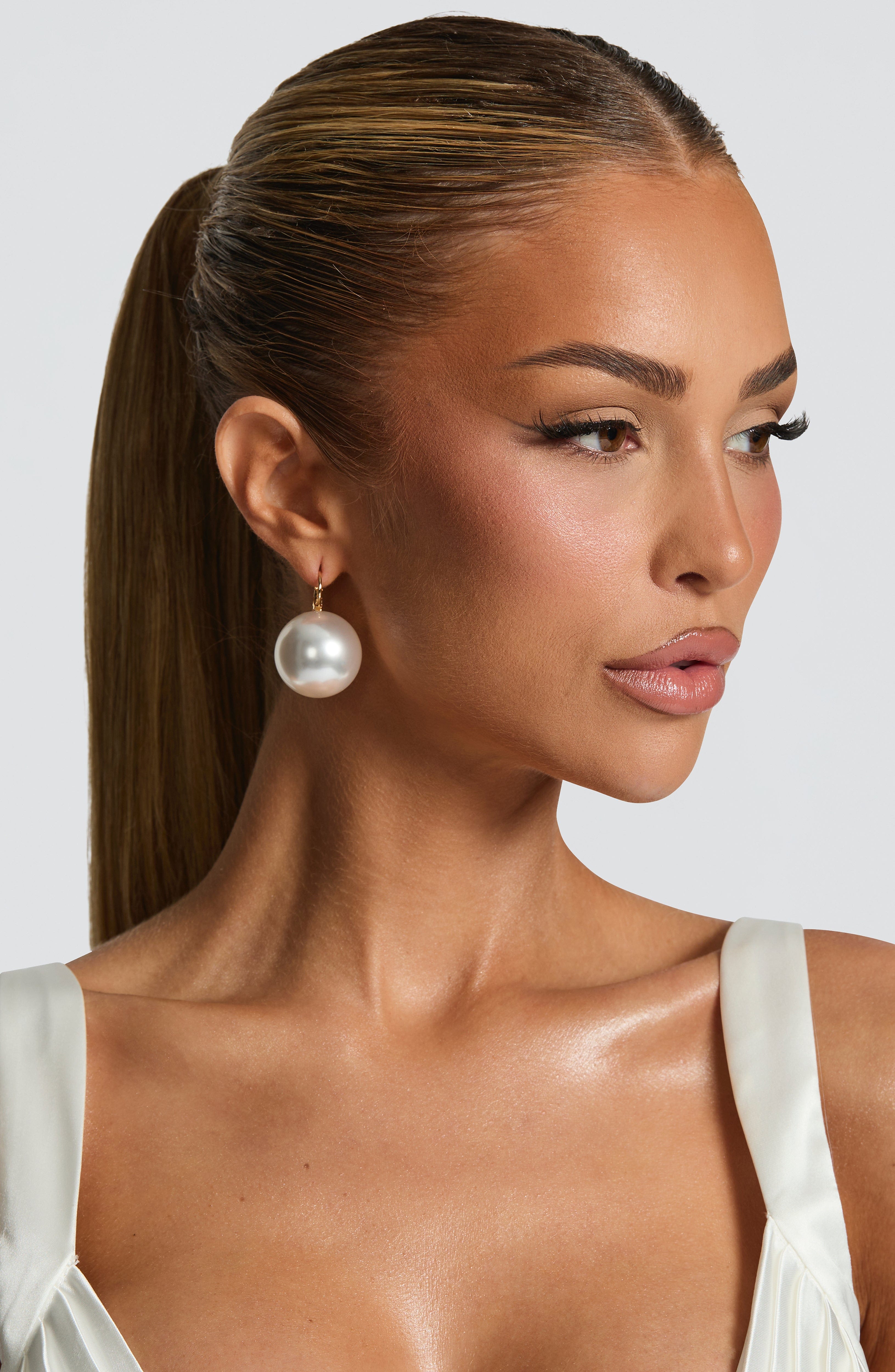 Therese Earrings - Pearl - Napalia