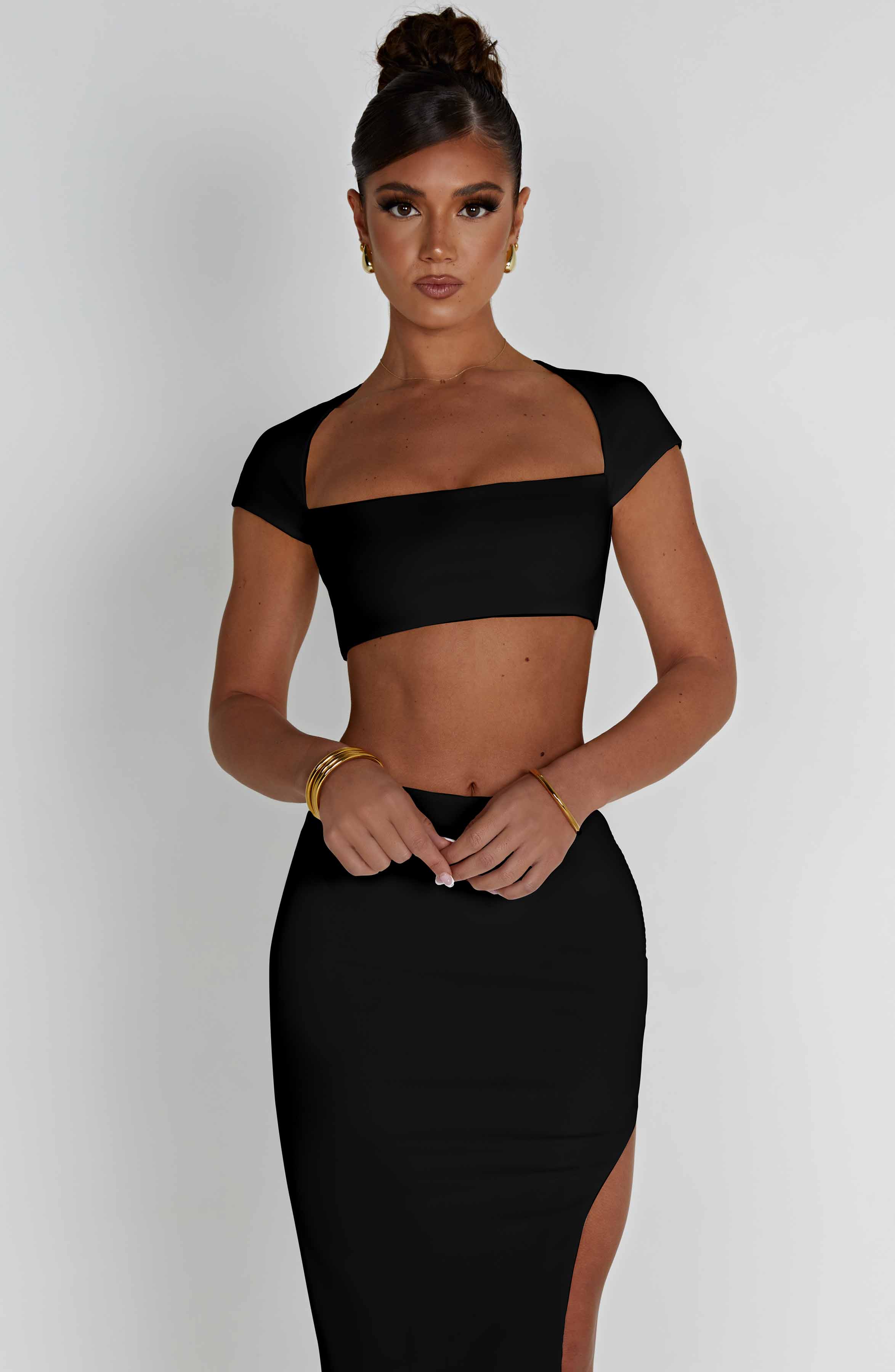 Adorn Top - Black - Napalia