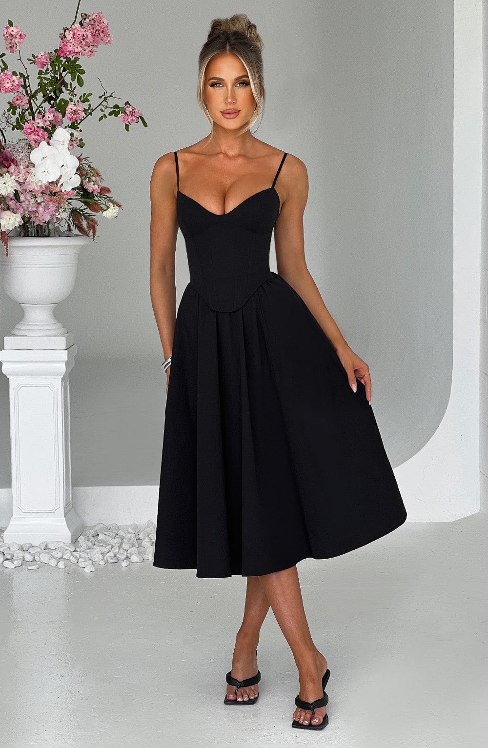 Mariella Midi Dress - Black - Napalia